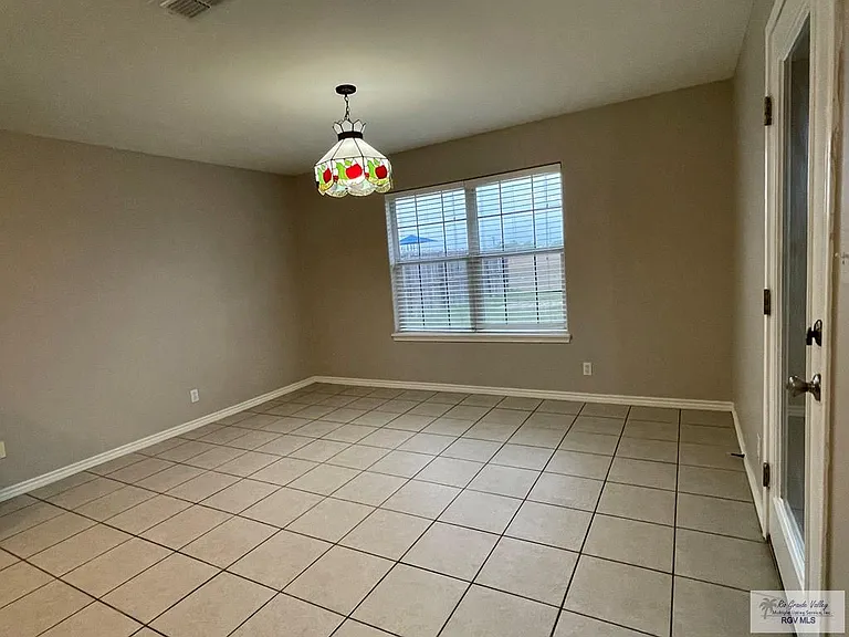 4950 Daffodil Dr #SINGLE FAMILY — Photo 5
