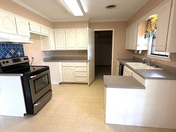 5th image of 207 Wilson St