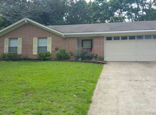 1223 Princeton Dr, Longview, TX 75601