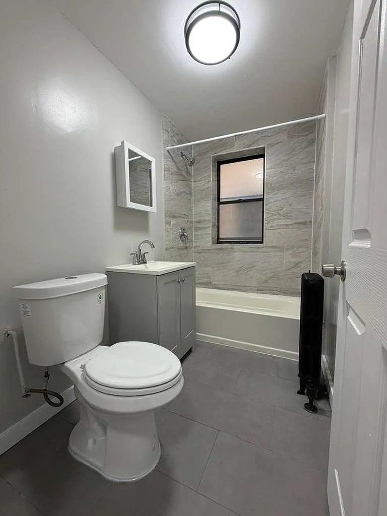 Building Photo - 645 Summer Ave #C5