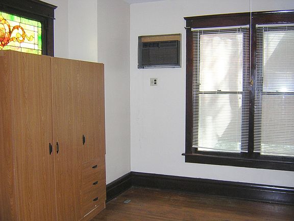 3rd image of 2184 Indianola Ave