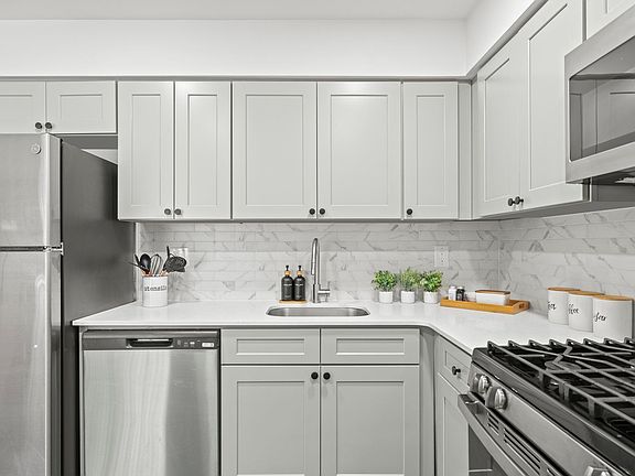 Waters Edge Apartments