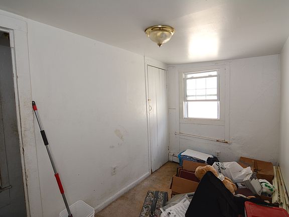 5th image of 215 Washington St