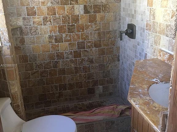 5th image of 1619 Jefferson Ave #1XX