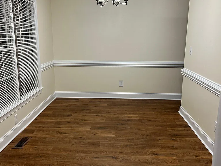 215 Laurel Hill Dr — Photo 3