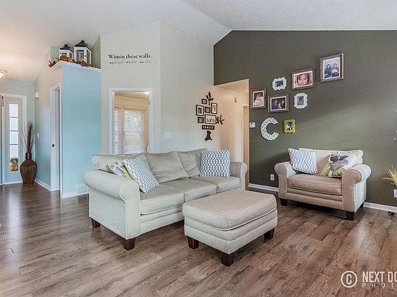 3rd image of 14368 Aspen Vale Dr
