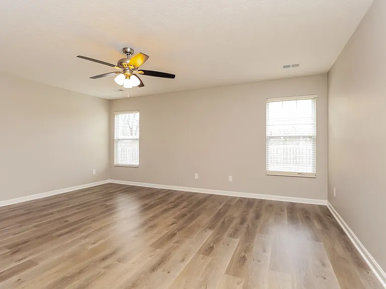 924 Grand Oak Dr — Photo 9