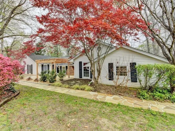 5000 Redcliff Ct, Dunwoody, GA 30338