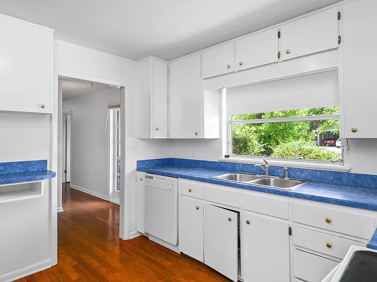 2107 Brookview Dr — Photo 13