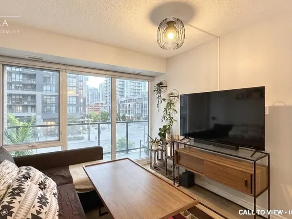 872 Sheppard Ave W #301, Toronto, ON M3H 5V5