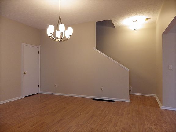 5th image of 626 S Champion Ave