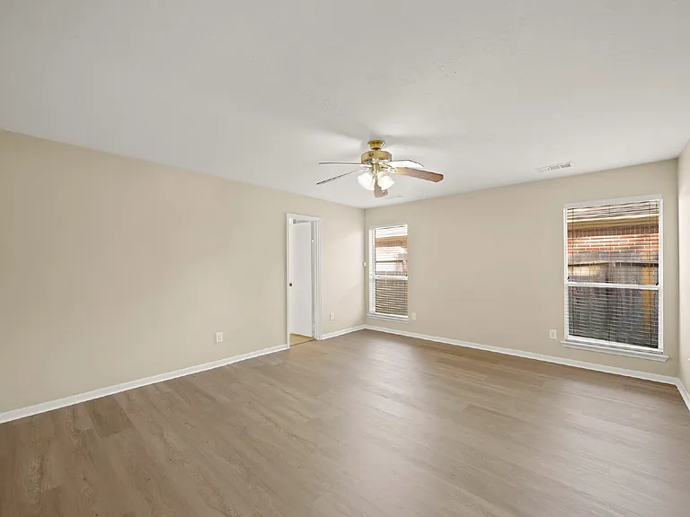 6355 Northland Dr — Photo 14