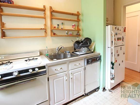 5th image of 251 Seaman Ave APT 6H