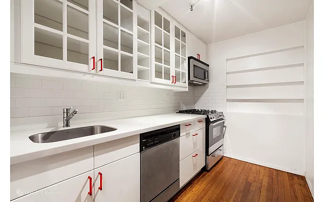 Rented by Douglas Elliman | media 8