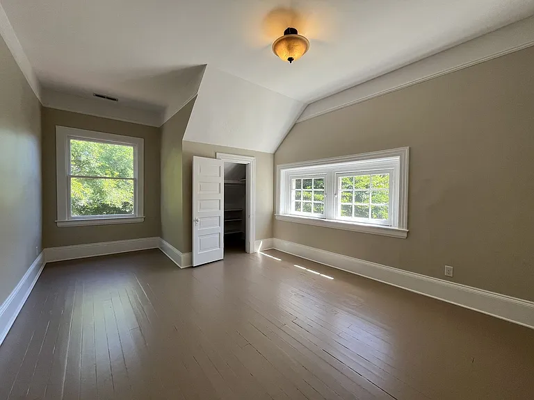 2850 NE Davis St — Photo 38