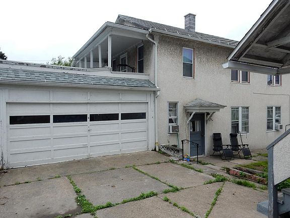 3rd image of 1701-1703 1705 Pittston Ave