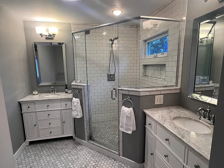 Primary Bathroom (En-Suite)