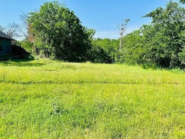 2nd image of 129 E Johnson St