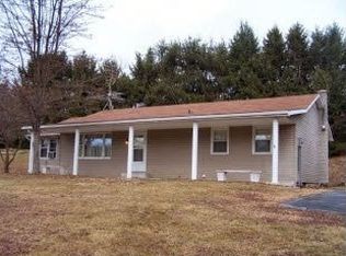 232 Oak Grove Rd, Pine Grove, PA 17963