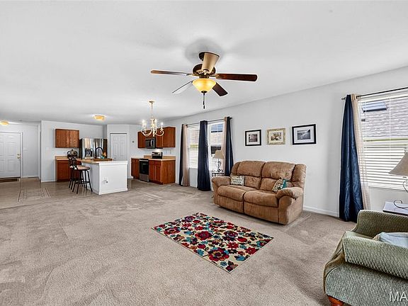 5th image of 549 Rifle Ridge Dr