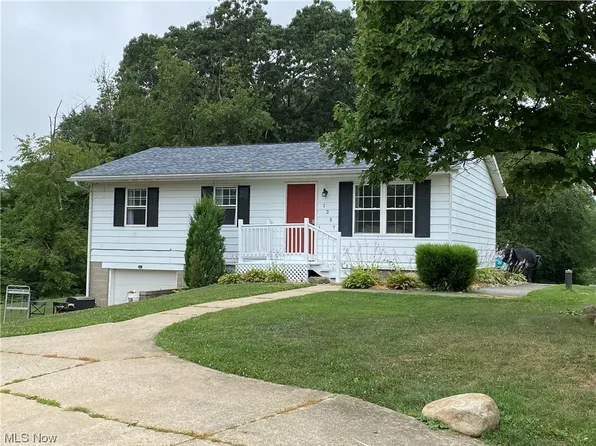 1257 Welcome Ave NW, Carrollton, OH 44615