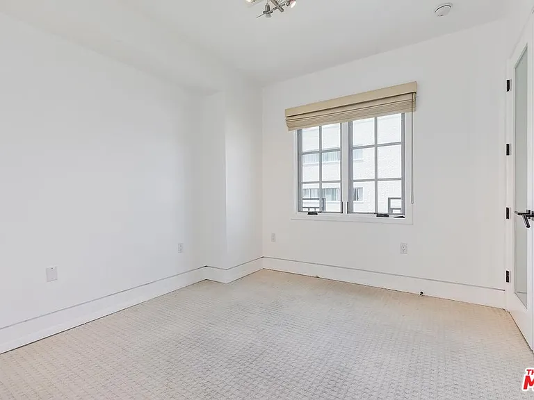 225 S Hamilton Dr #106 — Photo 29