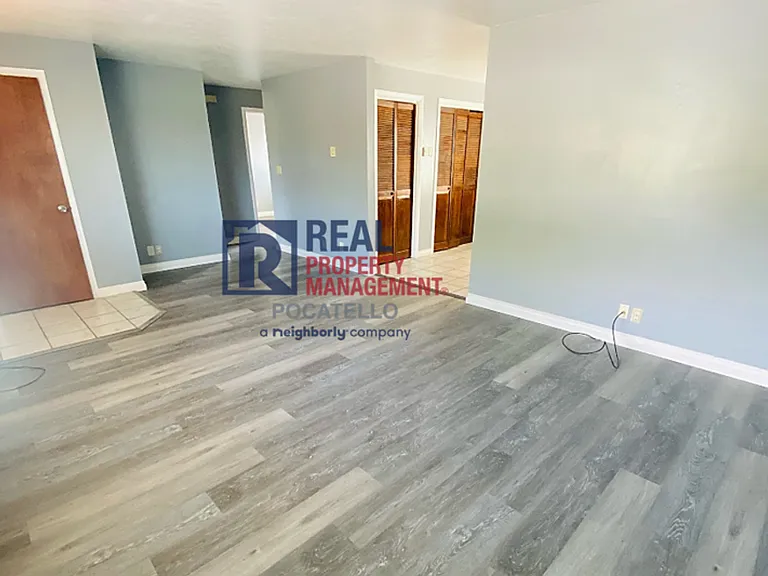 951-955 Renee Ave — Photo 7