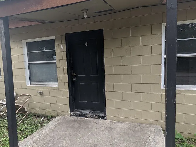 441 S Seale Rd #4 — Photo 2