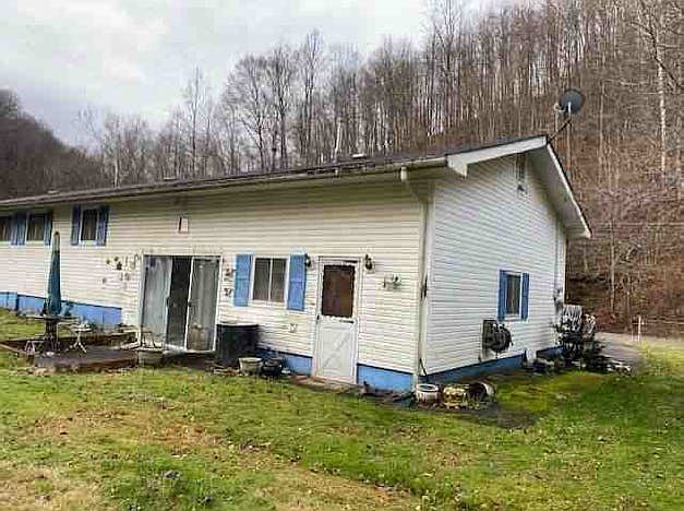 2588 Meathouse Frk, Canada, KY 41519 | Zillow