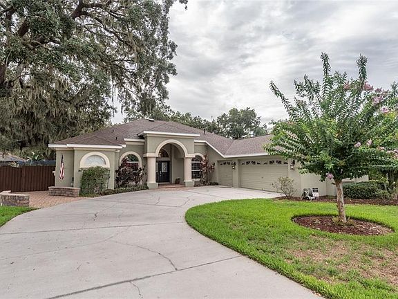 2nd image of 10110 Paddock Oaks Dr