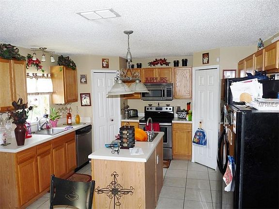 3rd image of 1557 Naples Cir