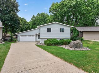 2210 Matterhorn Ln, Saint Paul, MN 55119