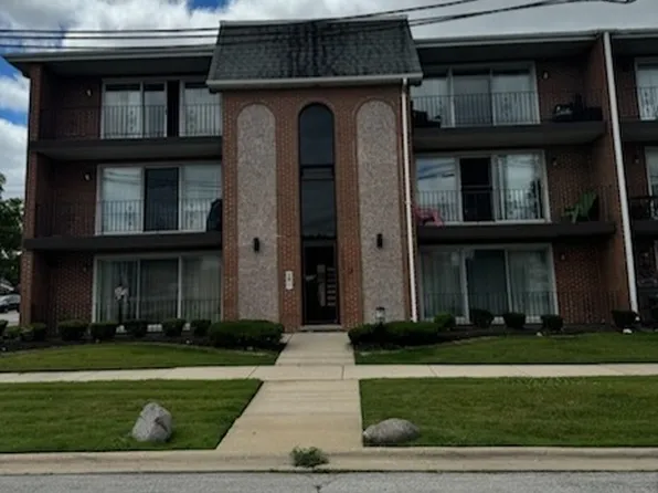 4001 W 105th St APT 3E, Oak Lawn, IL 60453