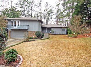 1600 Cedar Knoll Cir, Roswell, GA 30076