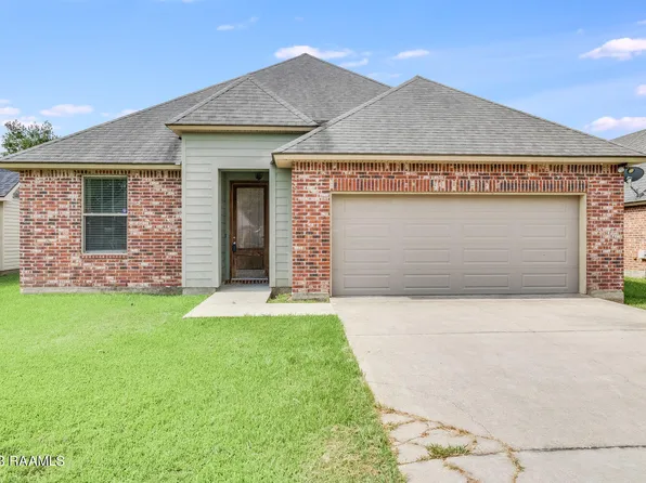 321 Saint Matthias Dr, Carencro, LA 70520