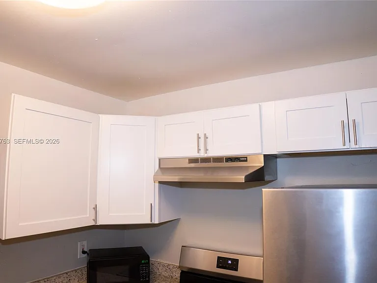 4240 Woodside Dr #4 — Photo 7