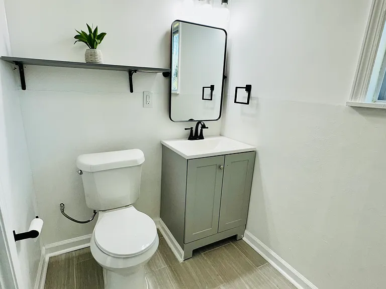 818 Maple Ave SW #2 — Photo 11