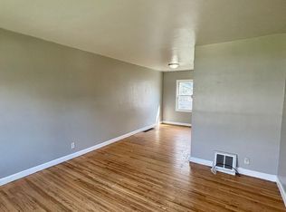 1234 W Mullan Ave, Waterloo, IA 50701