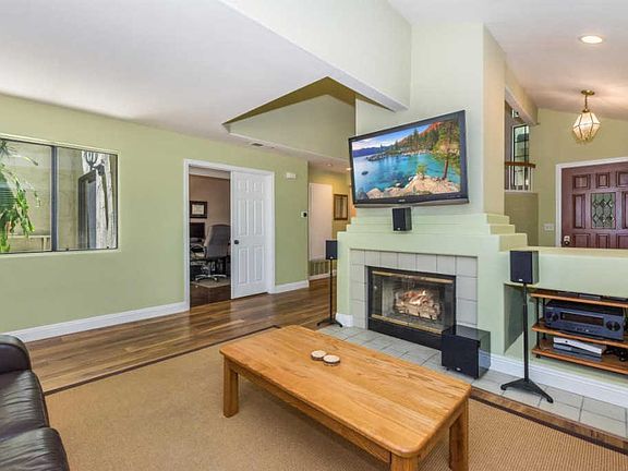 5th image of 29729 Strawberry Hill Dr