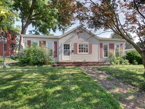1441 Hampshire St, Quincy, IL 62301
