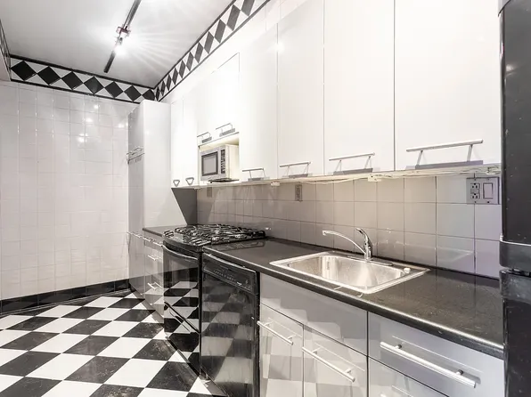 320 East 57th Street image 6 of 14