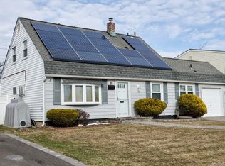 59 Corncrib Lane, Levittown, NY 11756