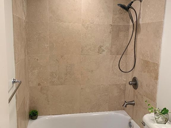 3rd image of 1704 Ihiloa Pl