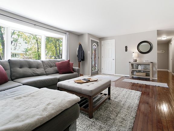 3rd image of 512 Mary Ln