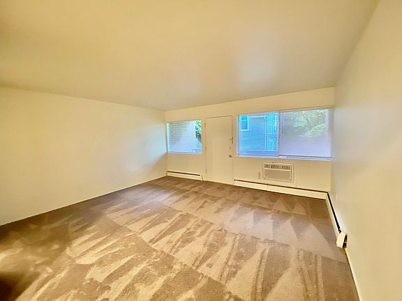 5th image of 509 Washtenaw Rd #8