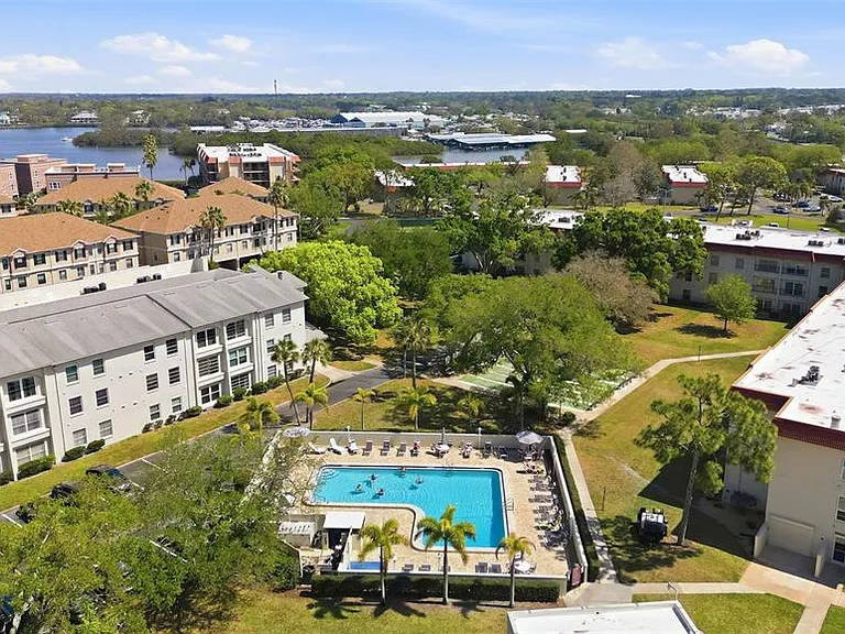 2700 Bayshore Blvd #1307 — Photo 42