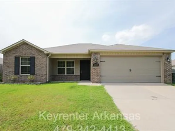 1123 S Spritz Dr, Fayetteville, AR 72701