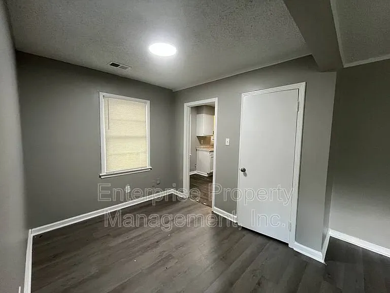 1888 Burnham Ave — Photo 9