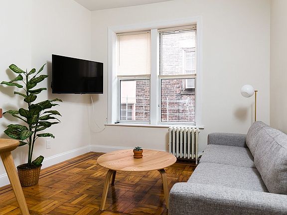 2nd image of 433 Wythe Ave APT 4B