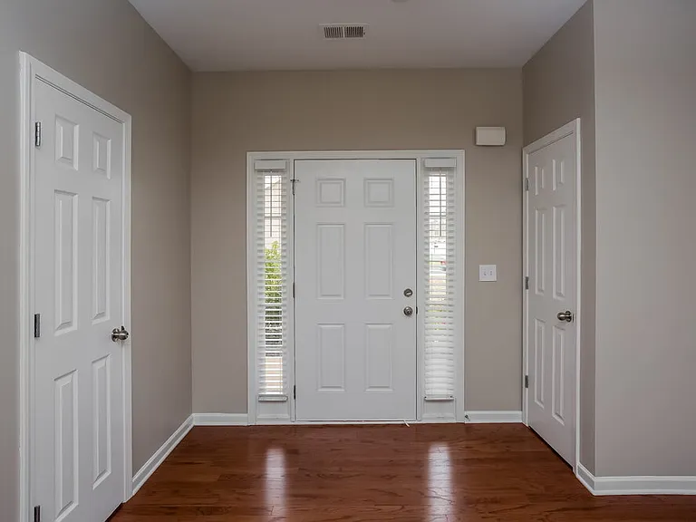 137 Centerra Springs Dr — Photo 2